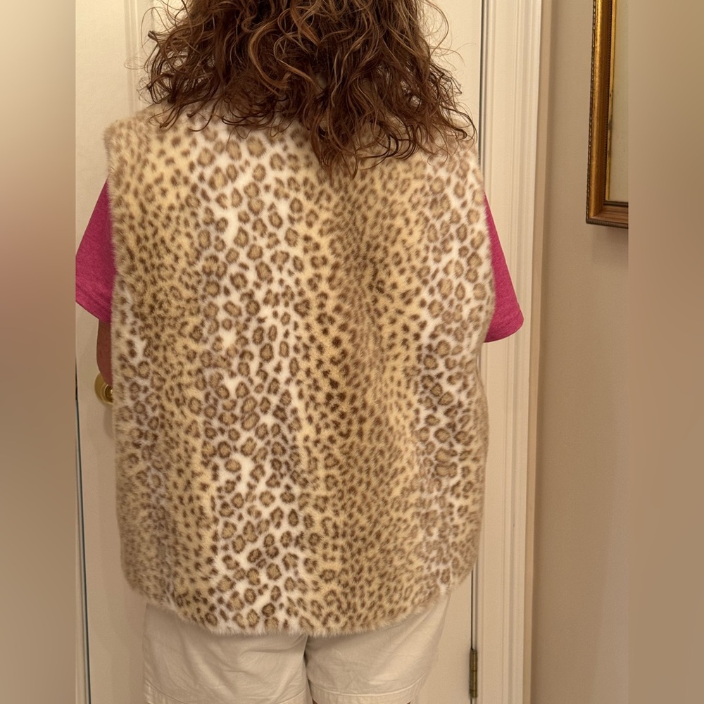Fabulous Furs Leopard Print Faux Fur Vest - Picture 5 of 5